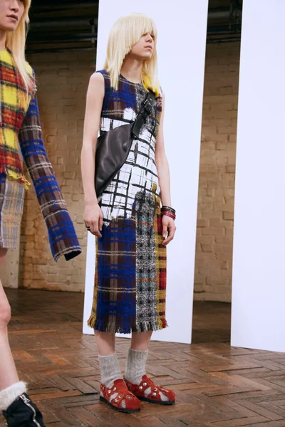 Look 13